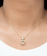 Load image into Gallery viewer, Naked Santa Soulmate Necklace - Gold Heart Knot Gift Set
